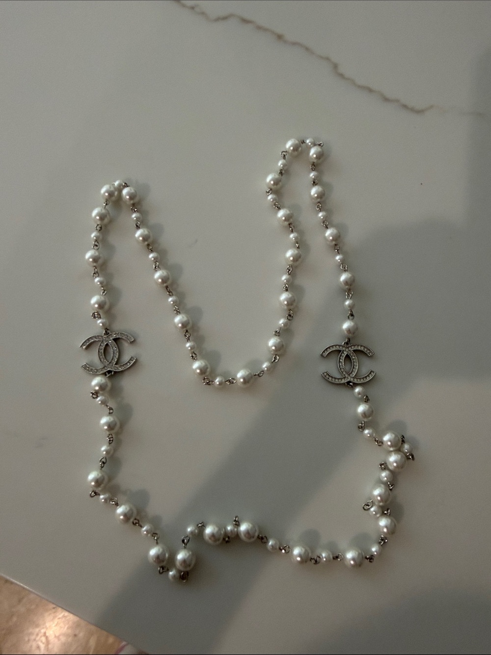Pearl and Silver tone necklace